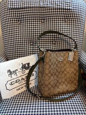 Coach Mollie Signature C leather bucket Bag